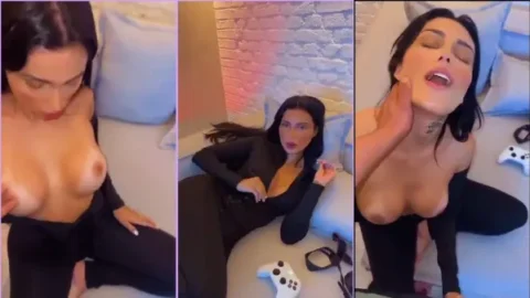 Fernanda Campos fazendo um boquete toda peladinha