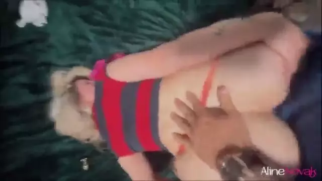 Aline Novak se jogando no sexo anal de quatro, sem proteção